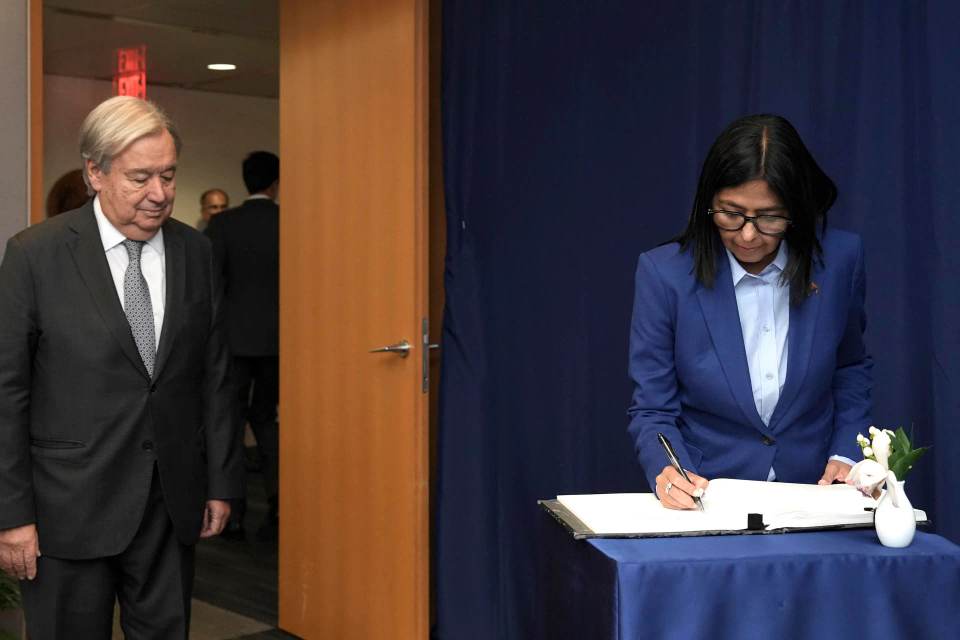 Guterres recibe a Delcy Rodríguez antes de su reunión con Trump y de intervenir en la ONU