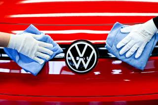 Volkswagen reduce en 2025 el beneficio atribuido un 37,7 % por Porsche y los aranceles