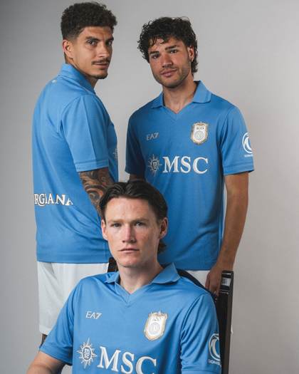 El Nápoles celebra 100 años con una camiseta homenaje a la era de Maradona