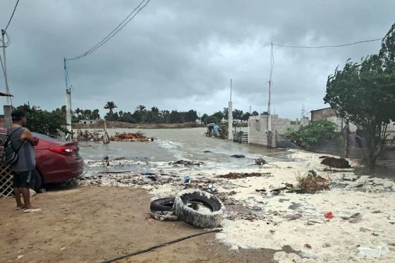 El noroeste de México en alerta ante el inminente ingreso a tierra del huracán Polo
