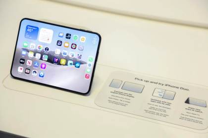Apple admite un "problema" en pliegue de pantalla del iPhone Duo y sugiere pedir recambio