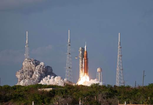 La tripulación de Artemis II solventa el problema con el inodoro de la nave