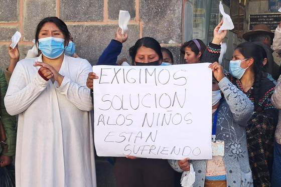 El clamor de "queremos vivir" refleja el costo humano de los bloqueos en Bolivia