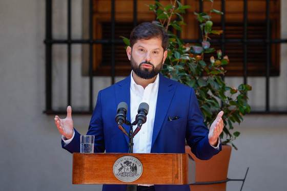 Boric asistirá a cumbre progresista en España en su primera gira como exmandatario