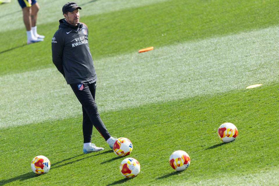 Simeone, sin Barrios para el Camp Nou