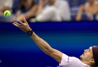 Zverev aparca el drama; Cerúndolo y Zheng sobreviven con grandes remontadas