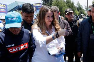 Paloma Valencia, favorita de la derecha colombiana, dice que violencia no frena su campaña