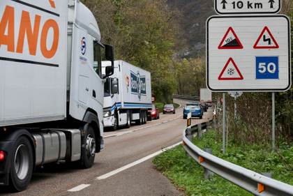 La UE flexibiliza los objetivos de recorte de CO2 para camiones y autobuses para 2030