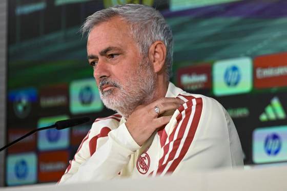 Jose Mourinho: "No busco nada más que crédito a mis jugadores y críticas a su entrenador"