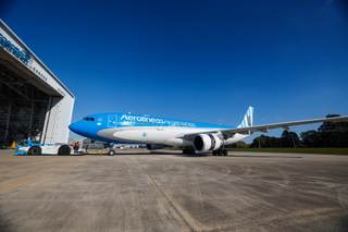 Un avión de Aerolíneas Argentinas con 'la 10' de Messi llevará a su selección al Mundial