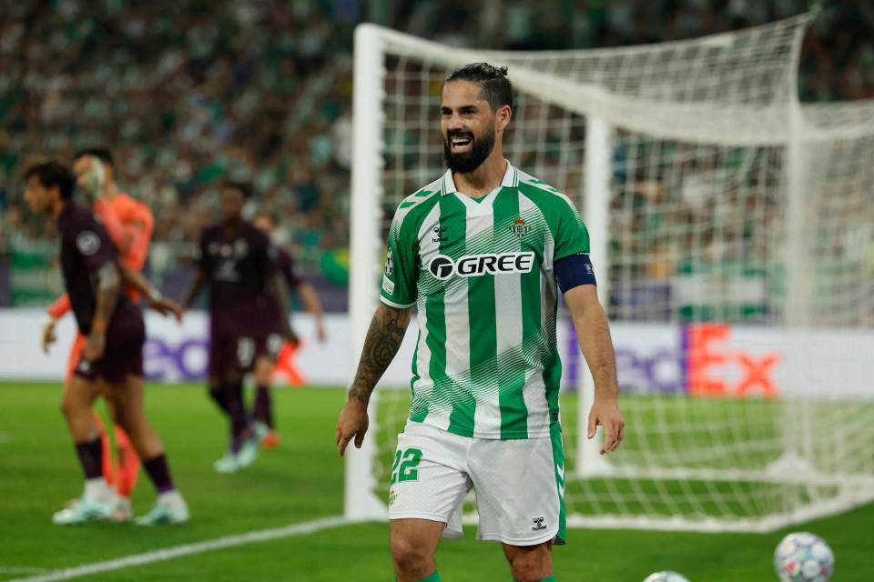 Isco califica como noche "increíble" tras "21 años sin que la afición viva" la Champions
