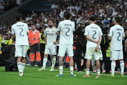 Carvajal, pasillo y lágrimas en su despedida: “Con mi salida ponemos fin a una era”
