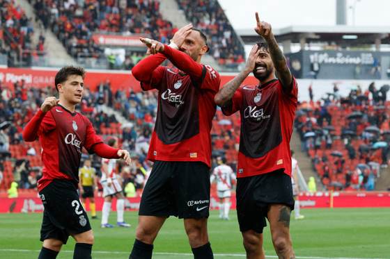 3-0. Muriqi hace historia y saca al Mallorca del descenso