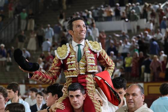 La mansada de Daniel Ruiz estropea la esperada corrida de Badajoz