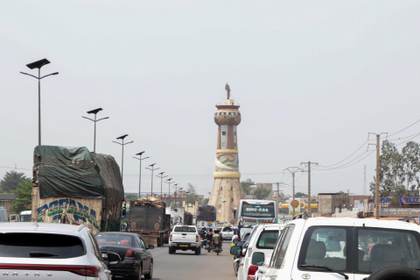 Mali dice haber abatido a cientos de terroristas mientras sigue la confusión en el norte