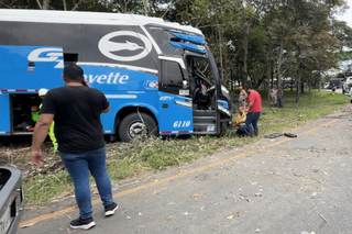Al menos seis personas mueren en un accidente de autobús en el centro de Colombia