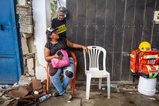 Continúan los intentos de rescatar supervivientes seis días después de sismos en Venezuela