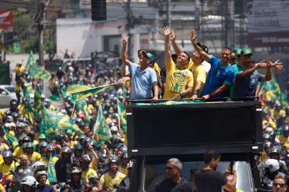 Bolsonaro y Lula toman aliento en sus reductos electorales antes de la recta final