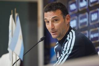 Scaloni dice que tiene "predisposición" para renovar contrato como entrenador de Argentina