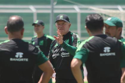 Javier Aguirre, un nuevo eslabón en la cadena que une al Valencia con México