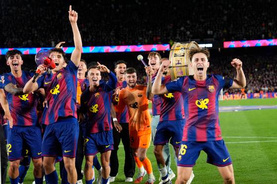 Luto, ironía y euforia en la primera gran noche del nuevo Spoify Camp Nou