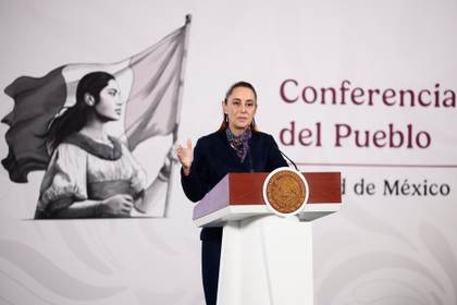 Sheinbaum llama a protestas pacíficas ante concentración de maestros en Ciudad de México