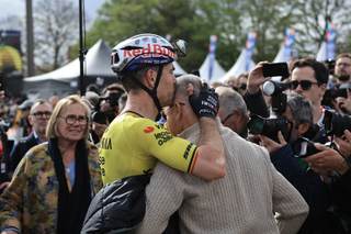 Van Aert: "Soñaba desde 2018 con dedicar una victoria en Roubaix a Michael Golaerts"