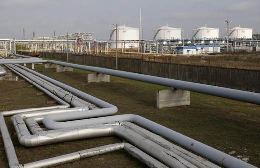 El petróleo brent y de Texas se desploman el 11 % tras el anuncio de la reapertura del estrecho de Ormuz