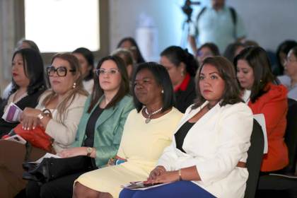 Las mujeres en Honduras son mayoría, pero muy pocas ocupan cargos de elección popular