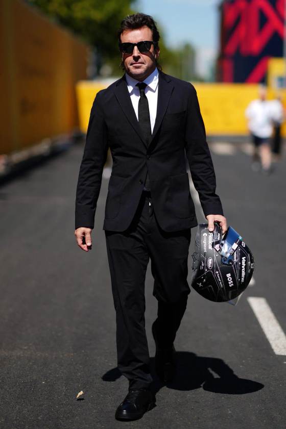 Alonso: "La carrera será complicada, pero con posibilidades; habrá que estar muy centrados"