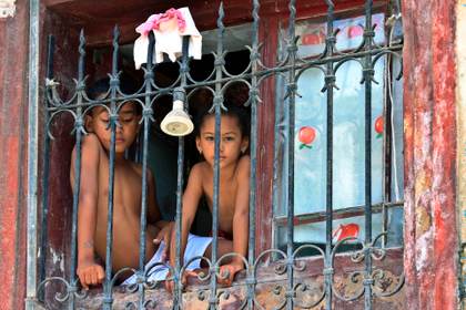 Cuba adelanta el fin de curso por la grave crisis energética: "No se puede dar clase así"