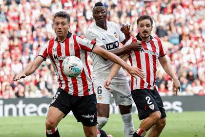 0-1. El Valencia frena la carrera europea del Athletic y acaricia la salvación