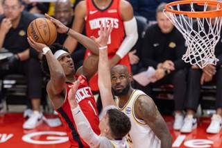 96-115. Los Rockets se dan una vida extra