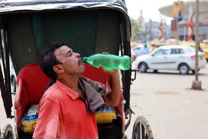 La India emite una nueva alerta por ola de calor con temperaturas de hasta 47 grados