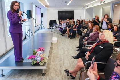 La organización 50más1 establece capítulo en Nueva York para conectar redes de mujeres