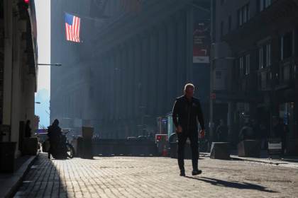 Wall Street abre en rojo y el Nasdaq pierde un 2,2 % arrastrado por Intel y Amazon