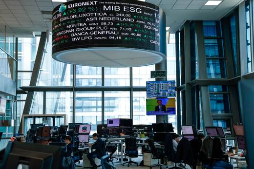 Las bolsas europeas caen y ponen en duda la segunda ronda de negociaciones de paz