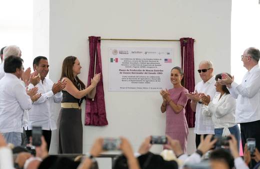México y EEUU inauguran planta de moscas estériles contra el gusano barrenador en Chiapas