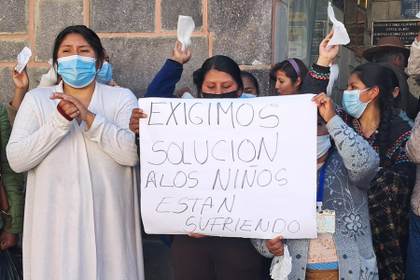 El clamor de "queremos vivir" refleja el costo humano de los bloqueos en Bolivia