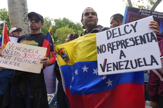 Opositores venezolanos protestan en rechazo a la participación de Delcy Rodríguez ante ONU