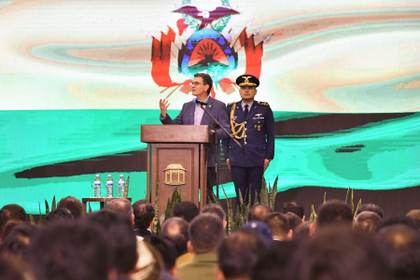 Presidente de Bolivia alerta de un "sicariato antidemocrático" al abrir encuentro nacional