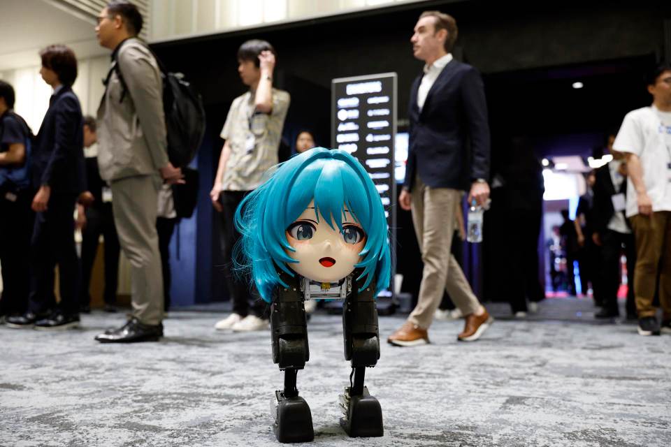 La mayor feria de androides llega por primera vez a Asia con robots cada vez "más humanos"