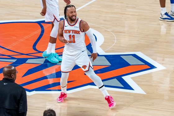 137-98. Los Knicks arrollan a los 76ers en el primer asalto de la semifinal del Este