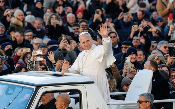 El papa comienza su viaje a África, con primera parada en Argelia para fomentar el dialogo