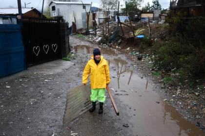 Chile evacúa contrarreloj poblaciones ante el histórico temporal de lluvias en el país