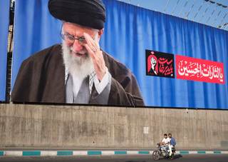 Irán se prepara para celebrar su mayor funeral de Estado para despedir a Alí Jameneí