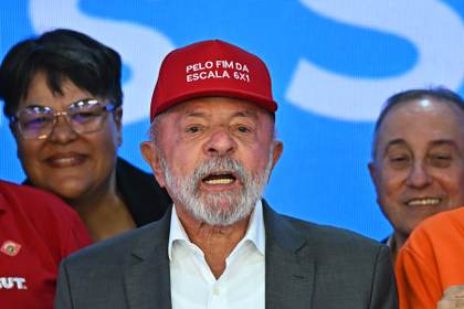 Lula pide intensificar la presión sindical para avanzar en demandas laborales en Brasil