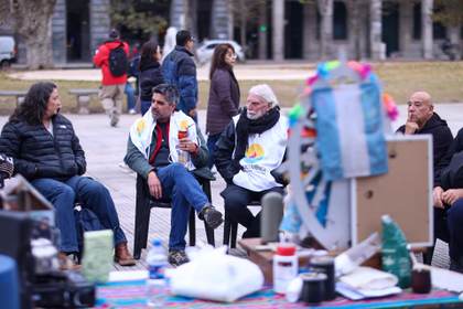 Religiosos, activistas y el Nobel Pérez Esquivel se unen en "ayuno y oración" contra Milei