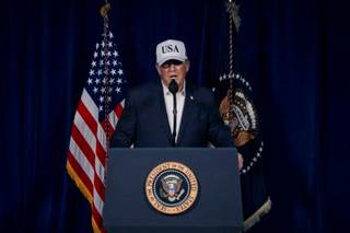 Trump amenaza a Irán con una "fuerza nunca vista" si cumple su promesa de ofensiva