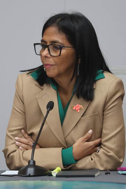 Delcy Rodríguez anuncia la entrada de 300 millones de dólares por venta de fueloil